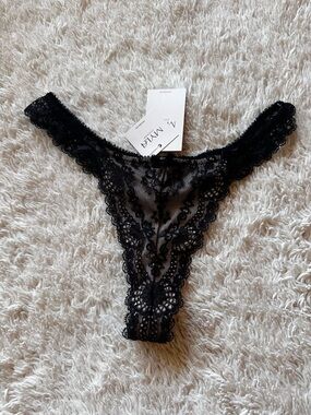 Myla London Nicole Lace Thong Black Nude Medium NWT